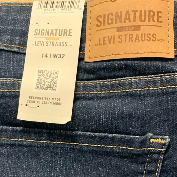 Signature By Levi Strauss Mid-rise Super Stretch Fabric Cuffed Blue Jean Shorts - Picture 10 of 13